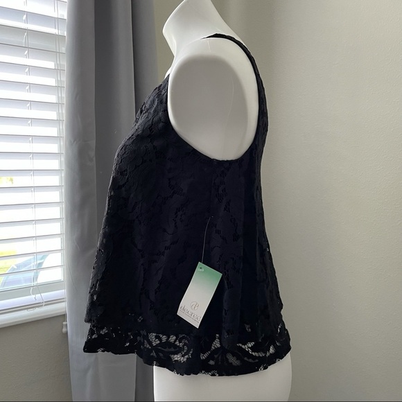 Decree Women’s Lace Crop Top Size S - Picture 4 of 10
